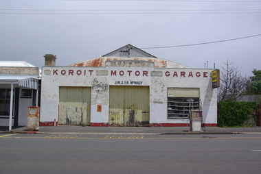 Photograph - Colour, Clare Gervasoni, Koroit Motor Garage, 2013, 23/12/2013