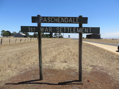 Photograph - Colour, Paschendale, Victoria, 2015, 22/12/2015