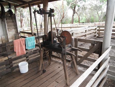 photograph of the shearing machine insitu