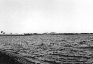Photograph of Shoreline, Unknown