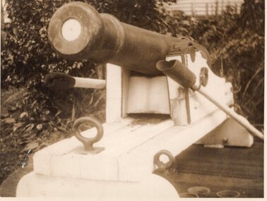 Photograph of Churchill Island cannon