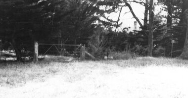 Photograph - Photograph of the entrance to Churchill Island Heritage Farm