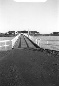 Photograph of bridge from Churchill Island