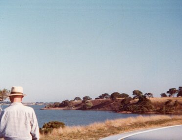 Photograph of Churchill Island shoreline