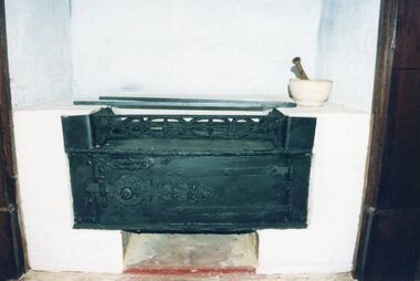 a colonial oven in situ