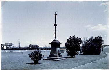 Photograph - Drinking fountain, Beach Street, Port Melbourne, Arthur Rowan, 1987