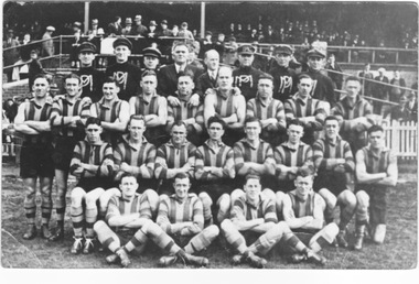441 - Port Melbourne Football Club, team photo 1932