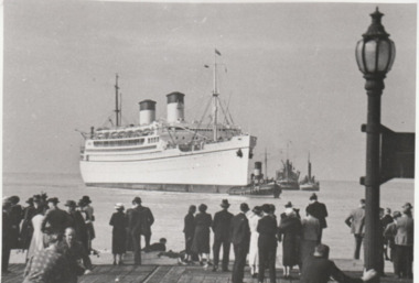 Photograph - P&O liner, Monterey, approaching Station Pier, Port Melbourne, on its maiden voyage, 1932