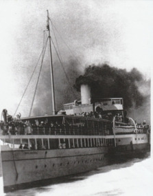 Photograph - Paddlesteamer, Weeroona leaving Station Pier, Port Melbourne, 1930s