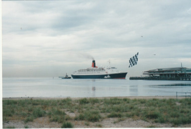 Photograph - Queen Elizabeth II, Station Pier, Port Melbourne, Ted Kobelt, Ted Kobelt, 7 Feb 1999