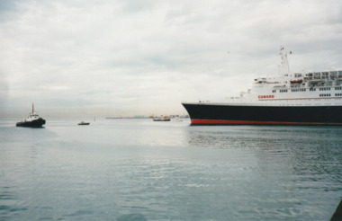 Photograph - Tug, Marimba, Station Pier, Port Melbourne, Ted Kobelt, Ted Kobelt, 7 Feb 1999