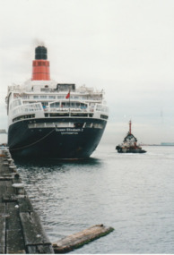 Photograph - Queen Elizabeth II and tug, Marimba, Station Pier, Port Melbourne, Ted Kobelt, 7 Feb 1999