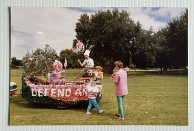 Photograph - Friends of the Park float, Port Melbourne Festival, Pat Grainger, Feb 1989