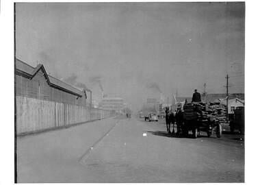 Photograph - Horse and cart, Normanby Road, 1930s