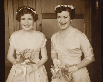Photograph - Wendy MORRIS and Nancy MORRIS (U'REN), 1950s