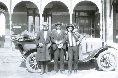 Photograph - Boy racers, Gladstone Street, Montague, 1911