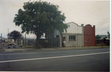 2274 - Win Woodruff (nee Prest) outside W C Cone & Co in Railway Crescent c. 1989