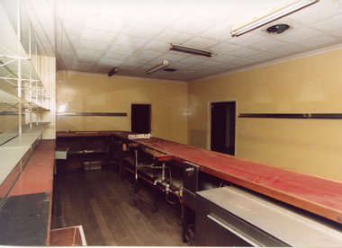 2300.07 - Excelsior Hall Interior, back of bar, June 2003