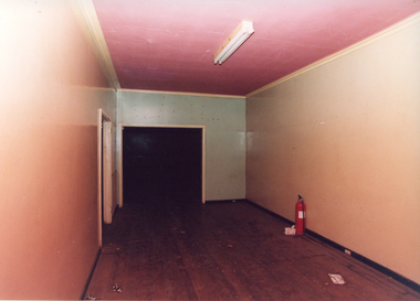2300.09 - Excelsior Hall Interior, Princes St entry room, June 2003