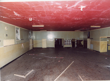 2300.11 - Excelsior Hall Interior, main hall looking towards entry, June 2003