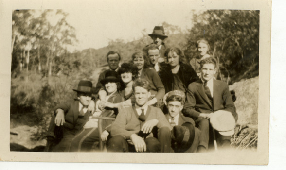 2303.05 - A picnic in the country, 1920s