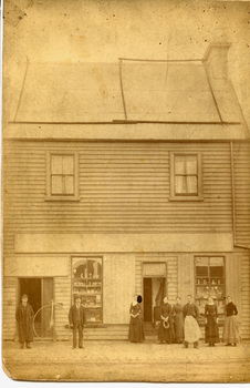 2305 - Murdoch's general store (later Faram Bros), Bay St, c. 1880