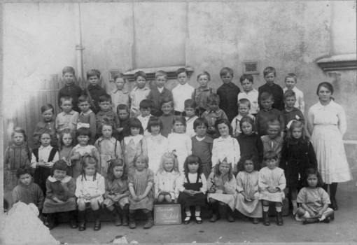 2337 - Nott St Primary School "Second babies" class 1919