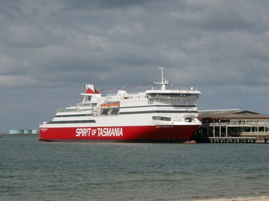 2364.01 - Spirit of Tasmania III at Station Pier 05/01/2004