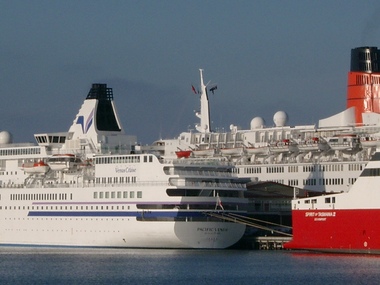 2366.01 - Cruise ship Pacific Venus at Station Pier 14/02/2004