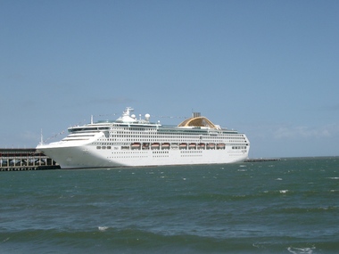 2371 - Cruise ship Adonia at Station Pier 29/02/2004
