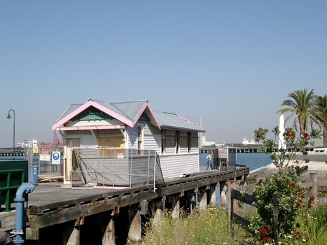 2375 - Station Pier Western Kiosk under renovation, November 2002
