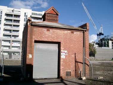2381.01 - CitiPower sub-station left standing in block cleared for redevelopment on Bay Street, 2005