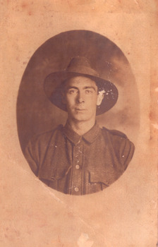2413.08 - Sepia card of soldier wearing slouch hat