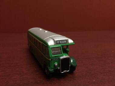 2994 - Model Port Melbourne Bus, 1939 Leyland Tiger T58