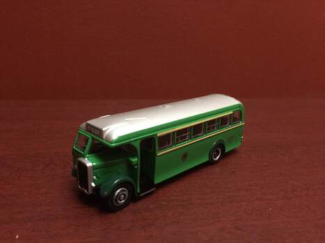 2994 - Model Port Melbourne Bus, 1939 Leyland Tiger T58