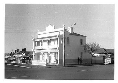 Photograph - Guernsey House, 232 Esplanade East, cnr. Bridge Street, Port Melbourne, Janet and Allen Walsh, 1973