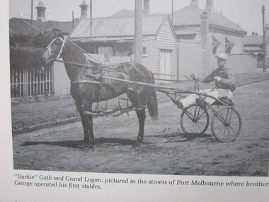 3667.01 - 'Darkie' Gath with Grand Logan in Port Melbourne