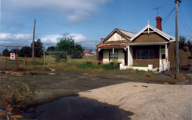 3672 - 1 & 2 Bain Street, Port Melbourne, March 2005