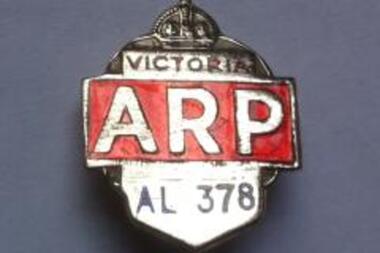 3723 - ARP Warden's badge