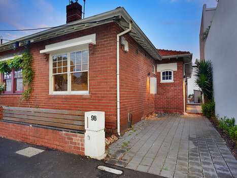 3868 - 98 Heath Street, Port Melbourne, January 2015