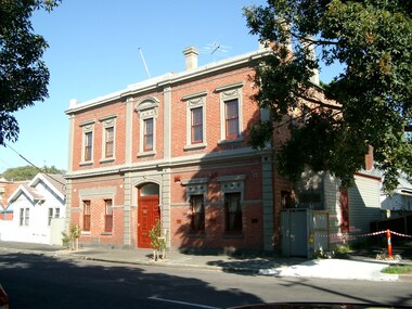 3908 - former Friendly Society Dispensary, 293-299 Princes Street, Port Melbourne, November 2004