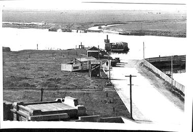 Photograph - Short Road ferry crossing Yarra from west side, 1930