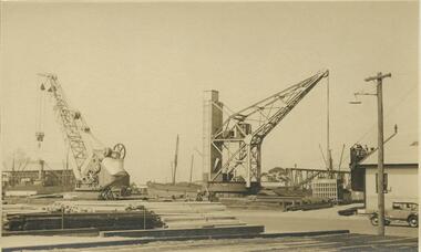 4105.01 - Cranes on the Yarra River docks