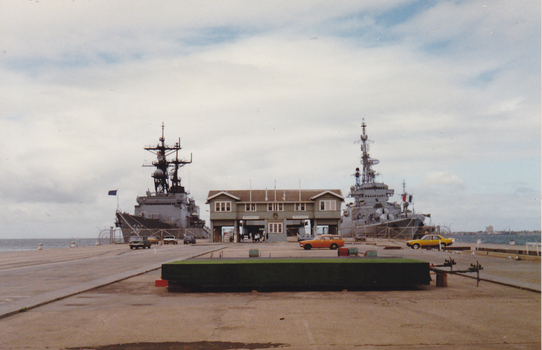 1082.66 - Naval ships at Princes Pier