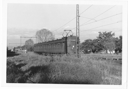 1542.06 - Two-car city bound electric train on Port Melbourne line