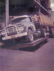 4116 - Lindsay Charles' truck delivering oranges to the Tom Piper factory in the mid 1960s