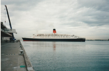 Photograph - Queen Elizabeth II, Station Pier, Port Melbourne, Ted Kobelt, 7 Feb 1999