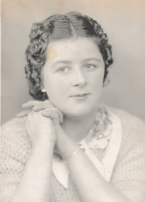 Photograph - Thelma Cresswell, c.1945