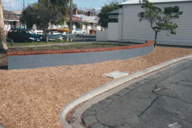 Photograph - Garden, corner Farrell and Derham Streets, Port Melbourne, c.2005