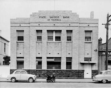 Photograph - SSB building with cars and motorbike parked outside c 1942, Public Records Office Victoria (PROV), 1886 - 1982